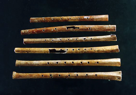 Prehistoria de los Instrumentos de Sonido
